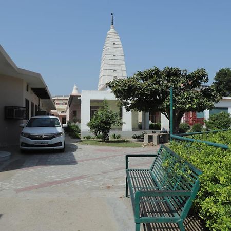 Radha Madhav Ashram Vrindāvan Buitenkant foto