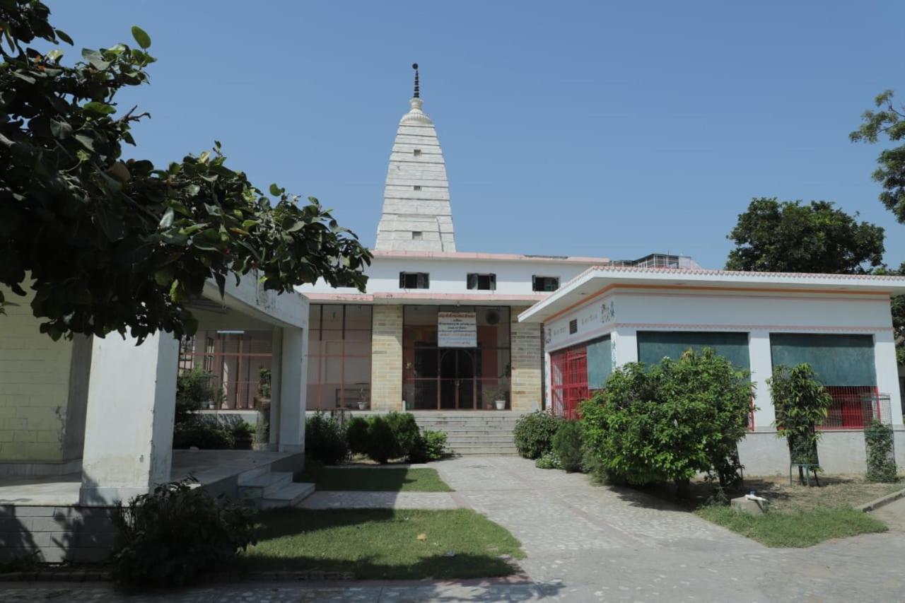 Radha Madhav Ashram Vrindāvan Buitenkant foto