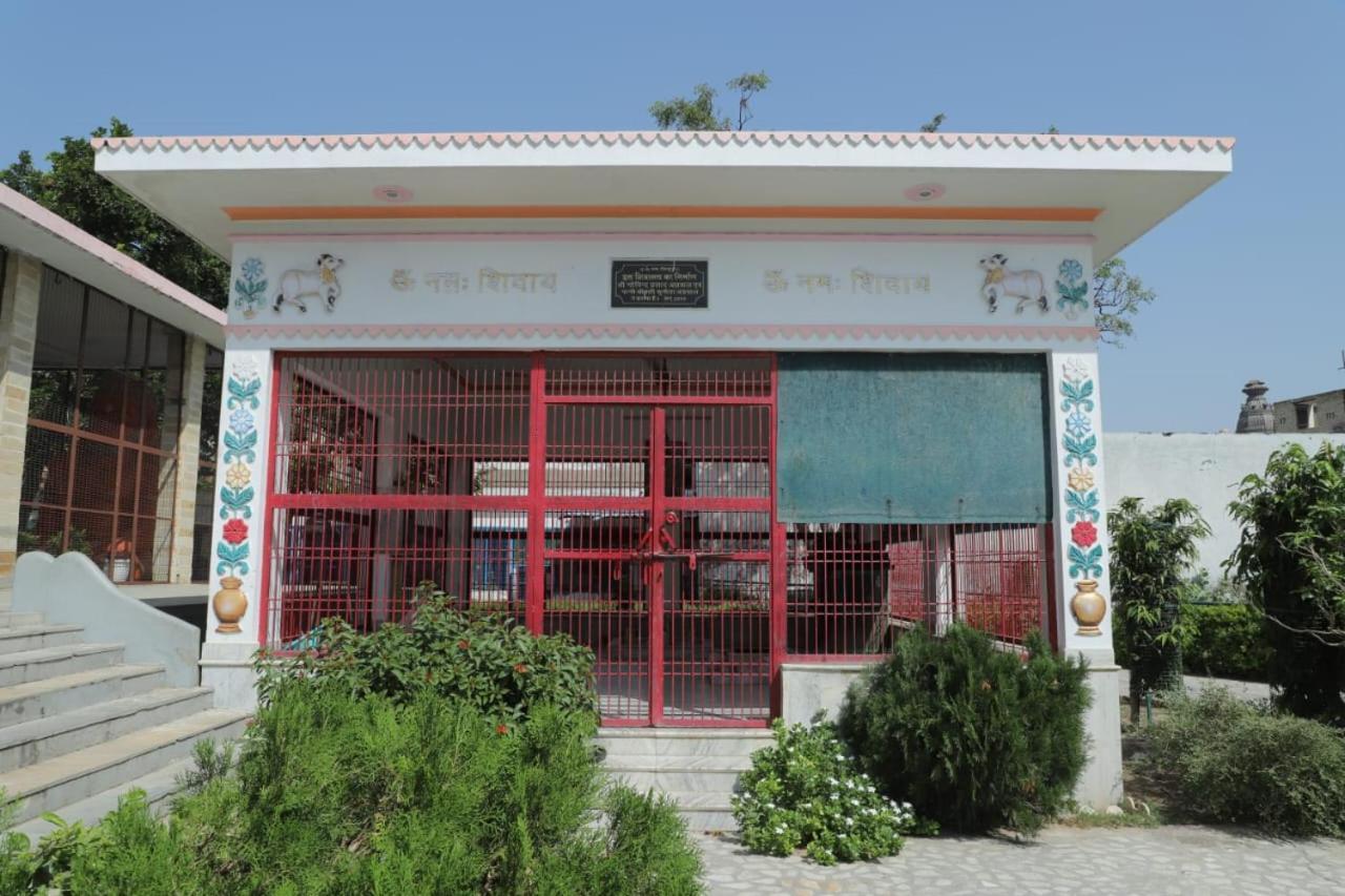 Radha Madhav Ashram Vrindāvan Buitenkant foto